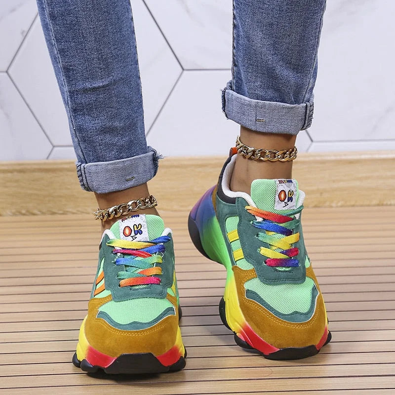 Sneakers plateforme multicolores femme. Design tendance, confort orthopédique et semelle ergonomique.