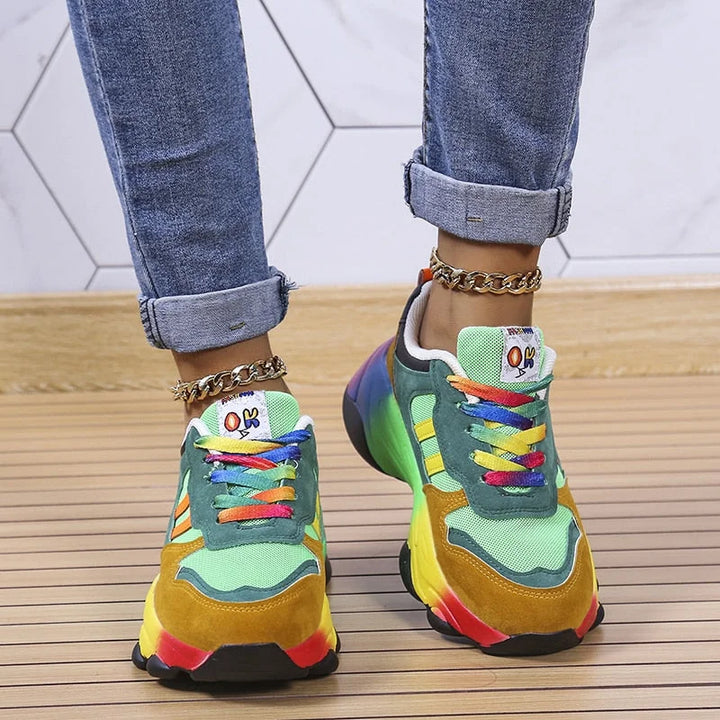Sneakers plateforme multicolores femme. Design tendance, confort orthopédique et semelle ergonomique.