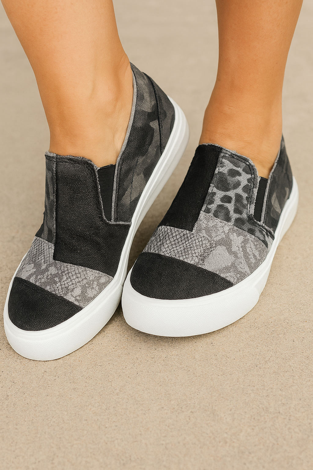 Sneakers slip-on imprimées léopard, python, camouflage. Confort et style urbain.