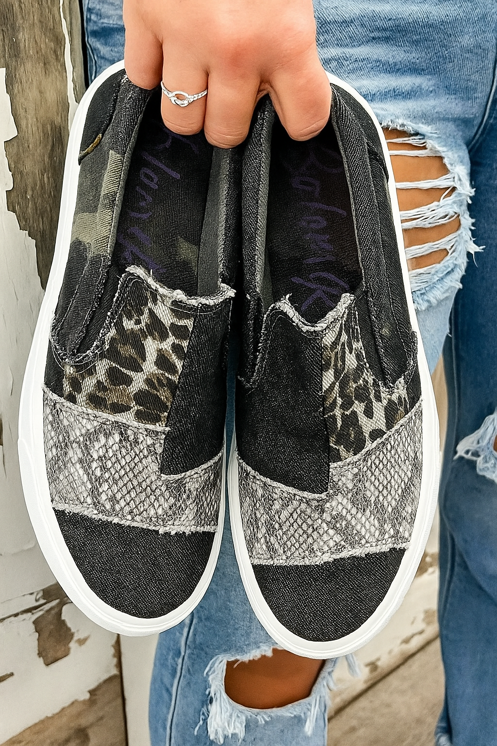 Sneakers slip-on imprimées léopard, python, camouflage. Confort et style urbain.
