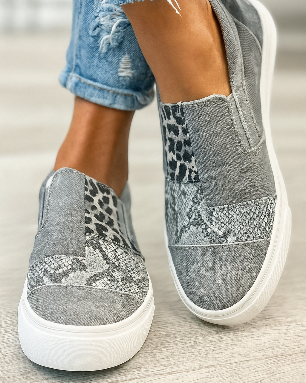 Sneakers slip-on imprimées léopard, python, camouflage. Confort et style urbain.