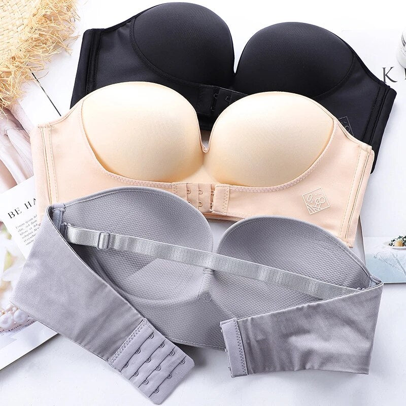 "Soutien-gorge sans bretelles noir, maintien optimal, effet push-up, design antidérapant; confort et style pour épaules nues.