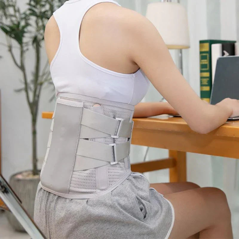 Soutien lombaire respirant et ajustable. Soulage les douleurs dorsales.  Confort optimal.