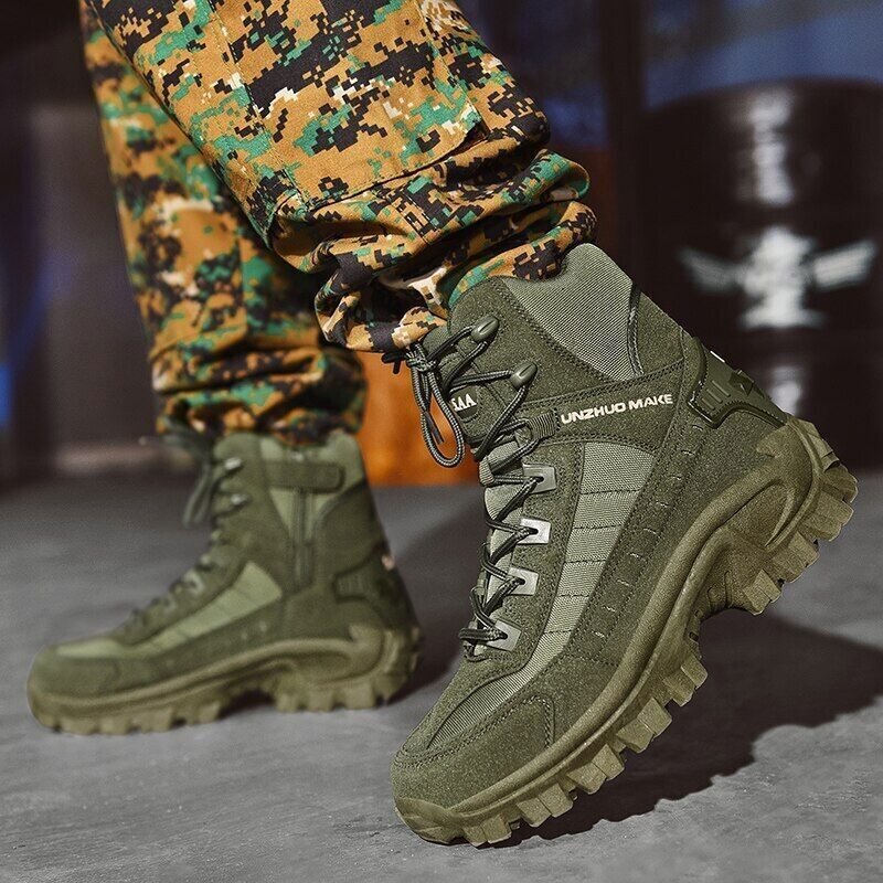 Bottes hommes robustes pour l'extérieur. Imperméables, offrant confort et protection. Idéales randonnée.