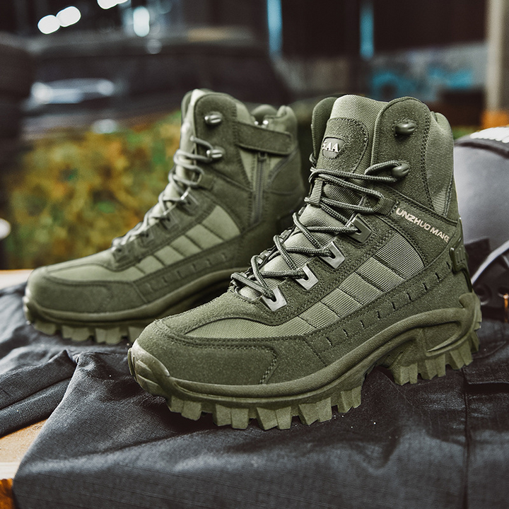 Semelles anti-dérapantes des bottes tactiques hommes. Excellente adhérence pour terrains variés.
