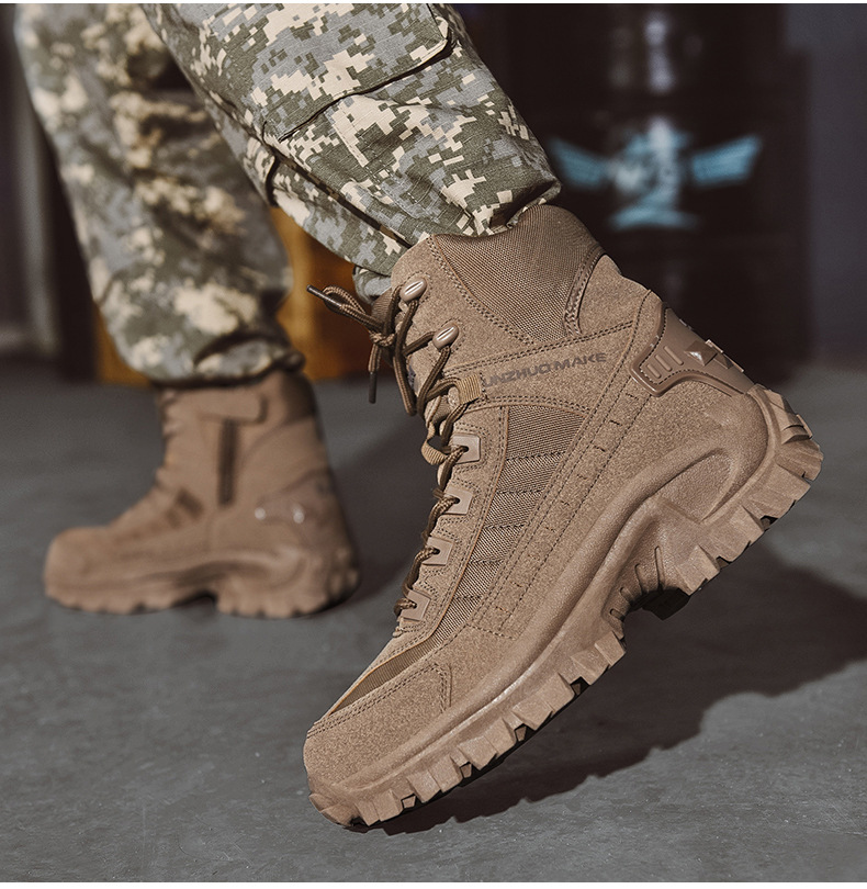 Vue détaillée: bottes militaires hommes imperméables. Matériau résistant pour usage tactique.