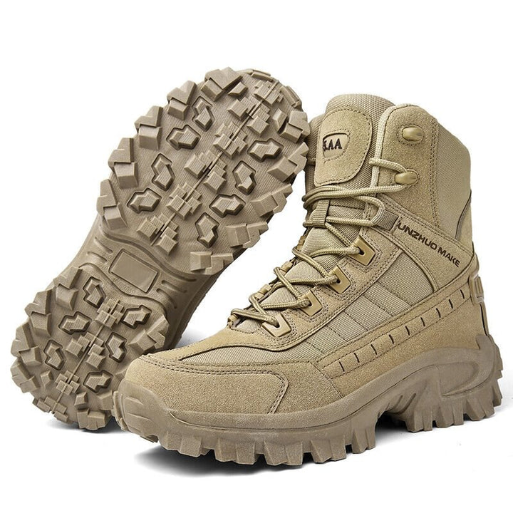 Détail: tissu et lacets des bottes tactiques hommes. Durables, pour confort et protection longue durée.