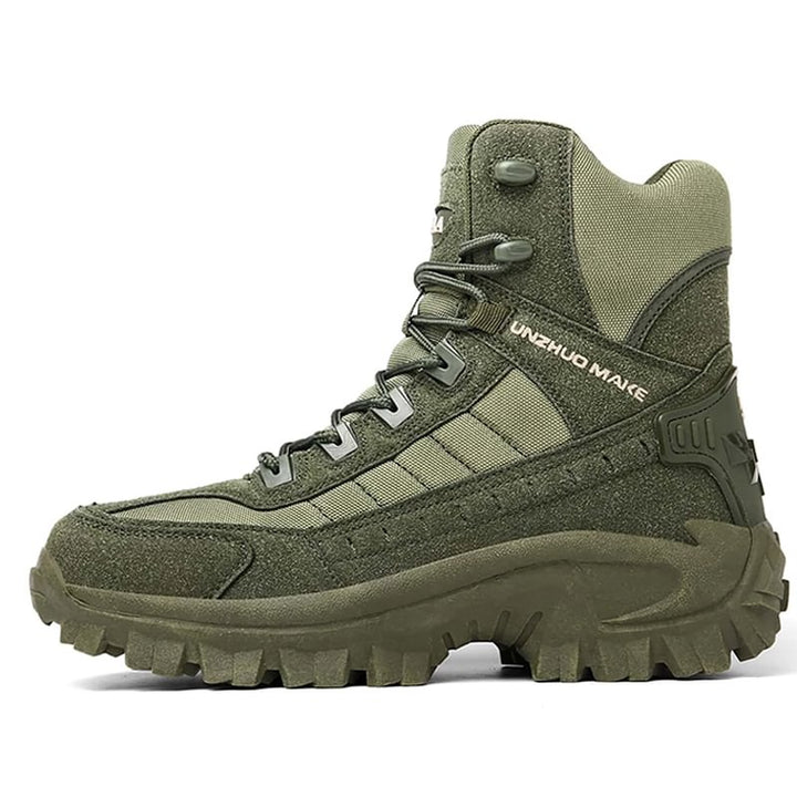 Bottes militaires hommes, robustes et confortables. Imperméables pour une protection maximale en extérieur.