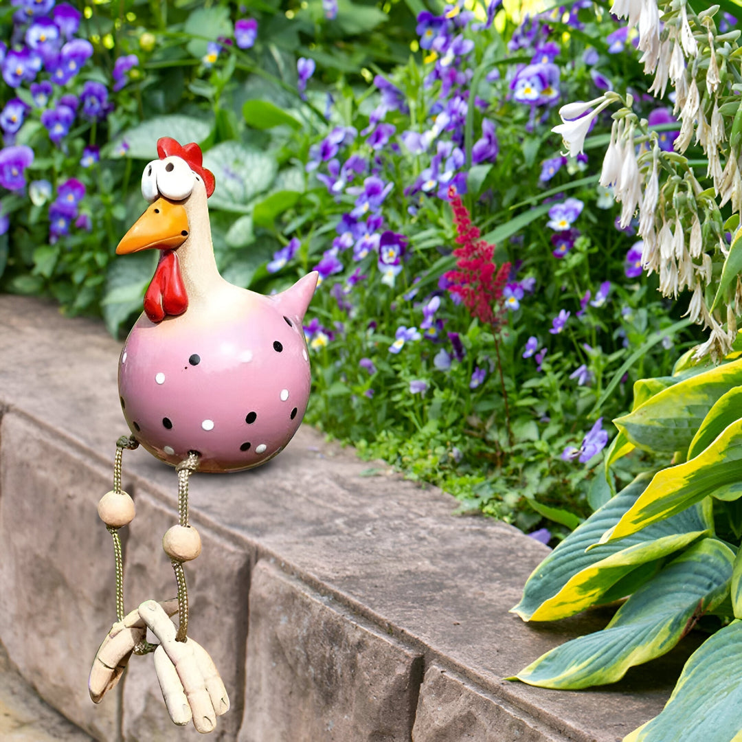 Statue poule résine, grands yeux, déco jardin, style unique.