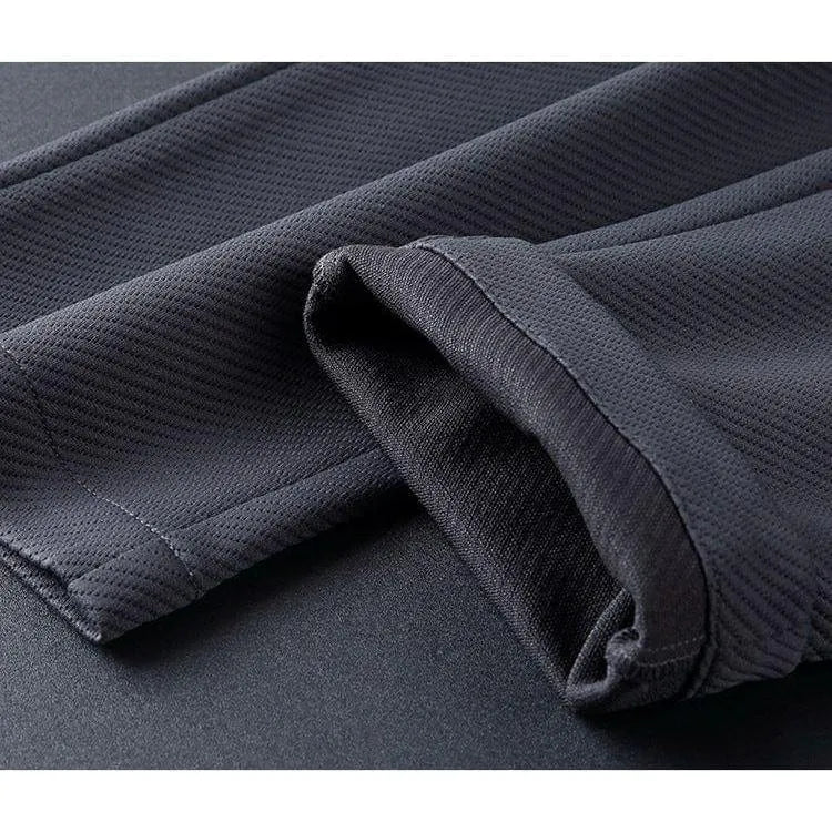 Ensemble survêtement homme décontracté, parfait pour les loisirs, la maison ou une sortie stylée. Confort et mode masculine.