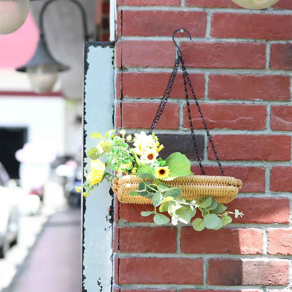 "Suspension à chaînes robuste pour plantes en métal, idéale pour pots de fleurs, décore élégamment jardin et balcon."