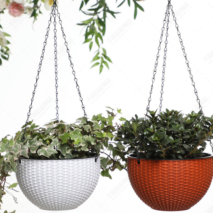 "Suspension à chaînes robuste pour plantes en métal, idéale pour pots de fleurs, décore élégamment jardin et balcon."