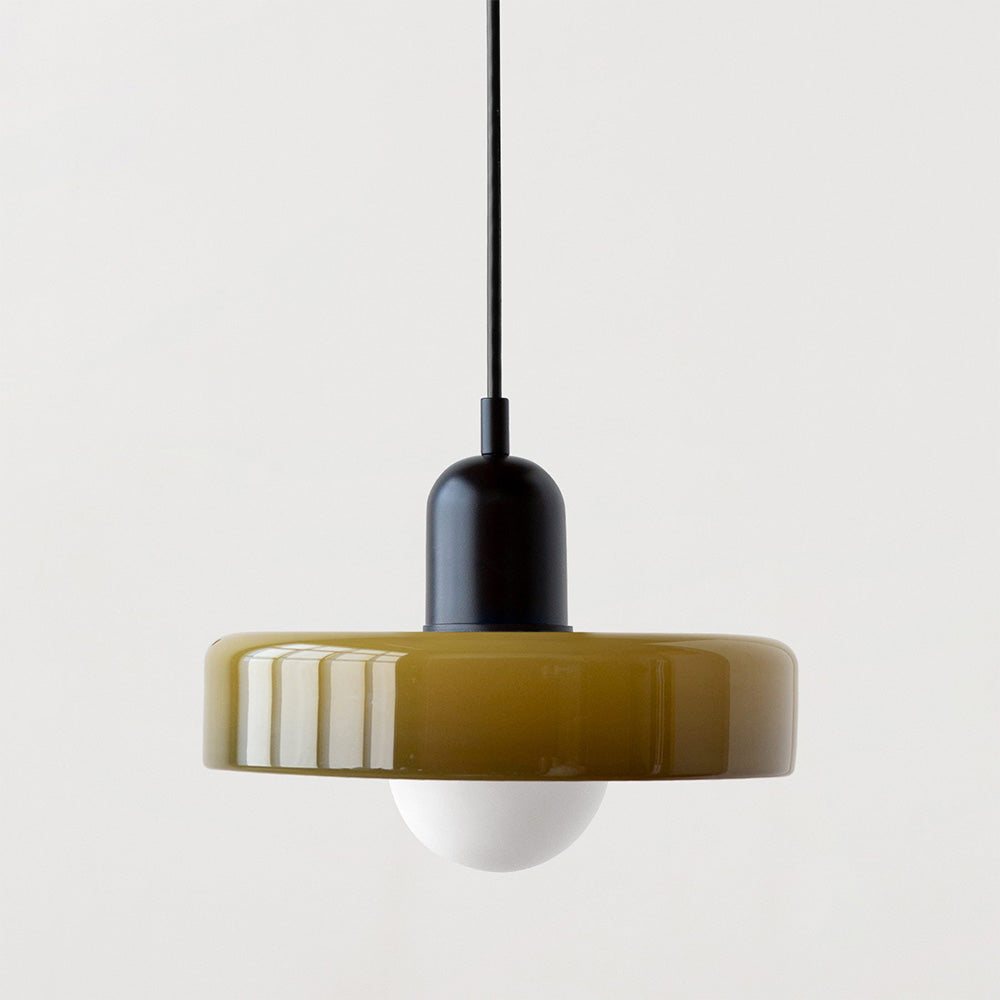 Suspension luminaire Bauhaus, verre coloré, design artistique, lumière douce.