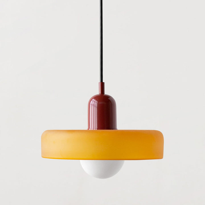 Suspension luminaire Bauhaus, verre coloré, design artistique, lumière douce.