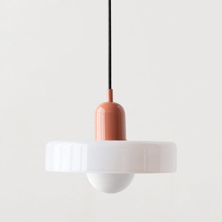 Suspension luminaire Bauhaus, verre coloré, design artistique, lumière douce.