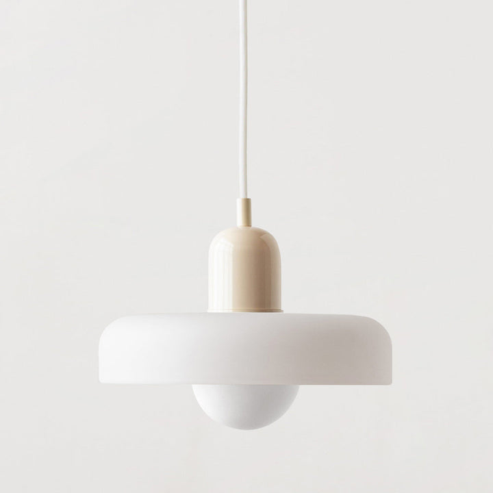 Suspension luminaire Bauhaus, verre coloré, design artistique, lumière douce.