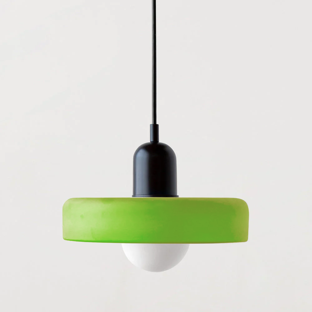 Suspension luminaire Bauhaus, verre coloré, design artistique, lumière douce.