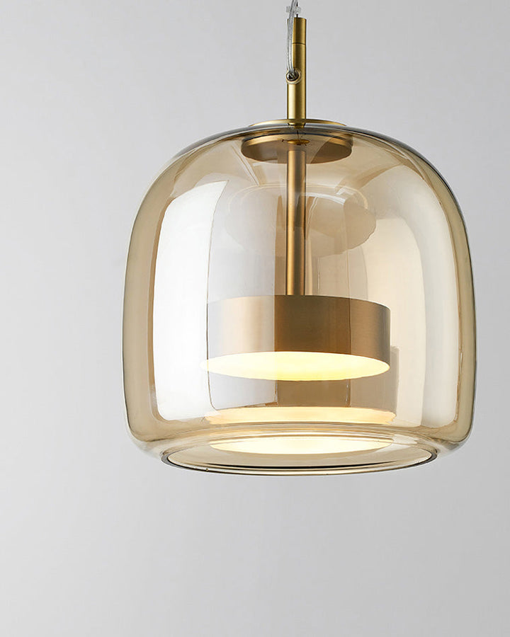 Suspension lumineuse en verre soufflé, design élégant et moderne.  Luminaire intérieur, forme tambour, ambiance chaleureuse.