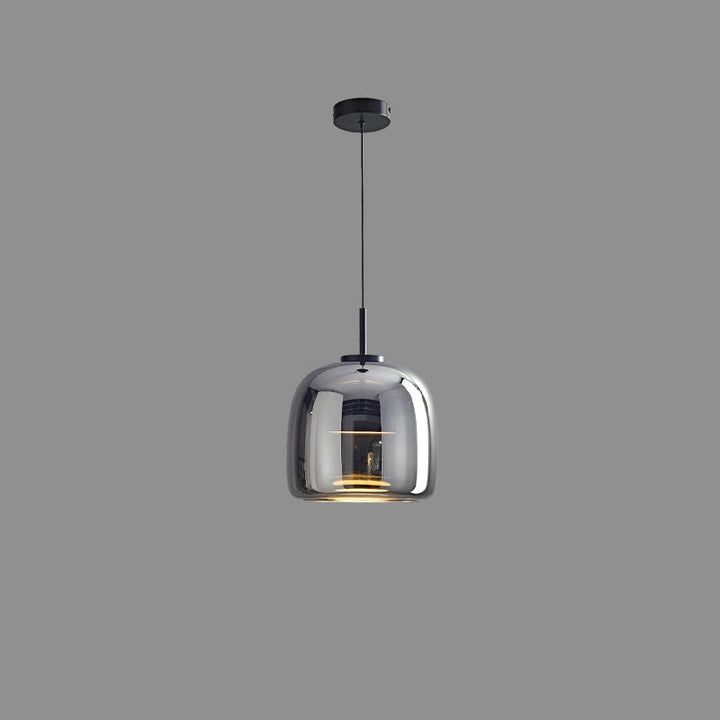 Suspension lumineuse en verre soufflé, design élégant et moderne.  Luminaire intérieur, forme tambour, ambiance chaleureuse.
