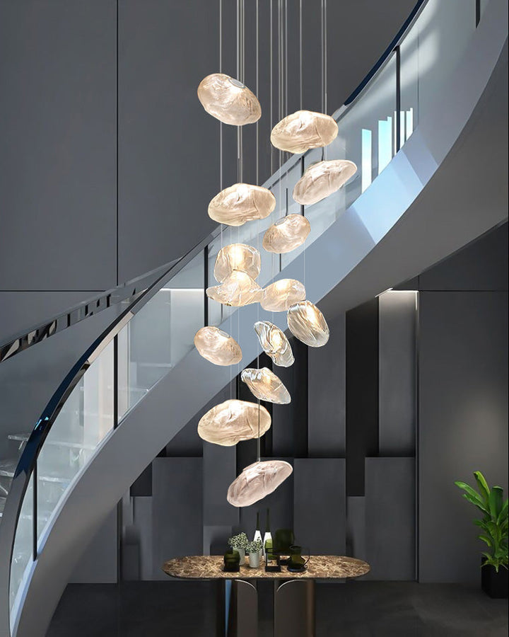 Suspension nuage en verre soufflé, éclairage design, luminaire élégant et aérien.