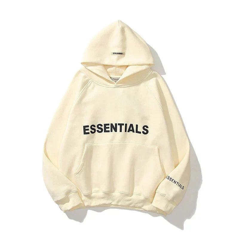 "Sweat à capuche femme, design minimaliste, couleur neutre, matériaux doux, coupe féminine, comfort et style."