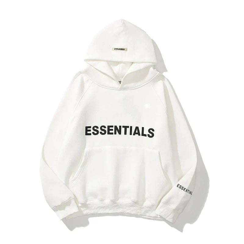 "Sweat à capuche femme, design minimaliste, couleur neutre, matériaux doux, coupe féminine, comfort et style."