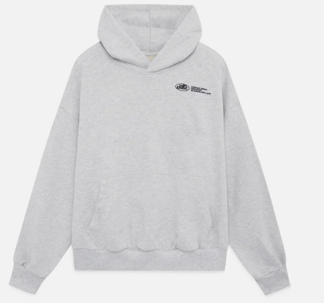 Sweat à capuche homme polyvalent, un essentiel confortable pour l'automne et l'hiver.