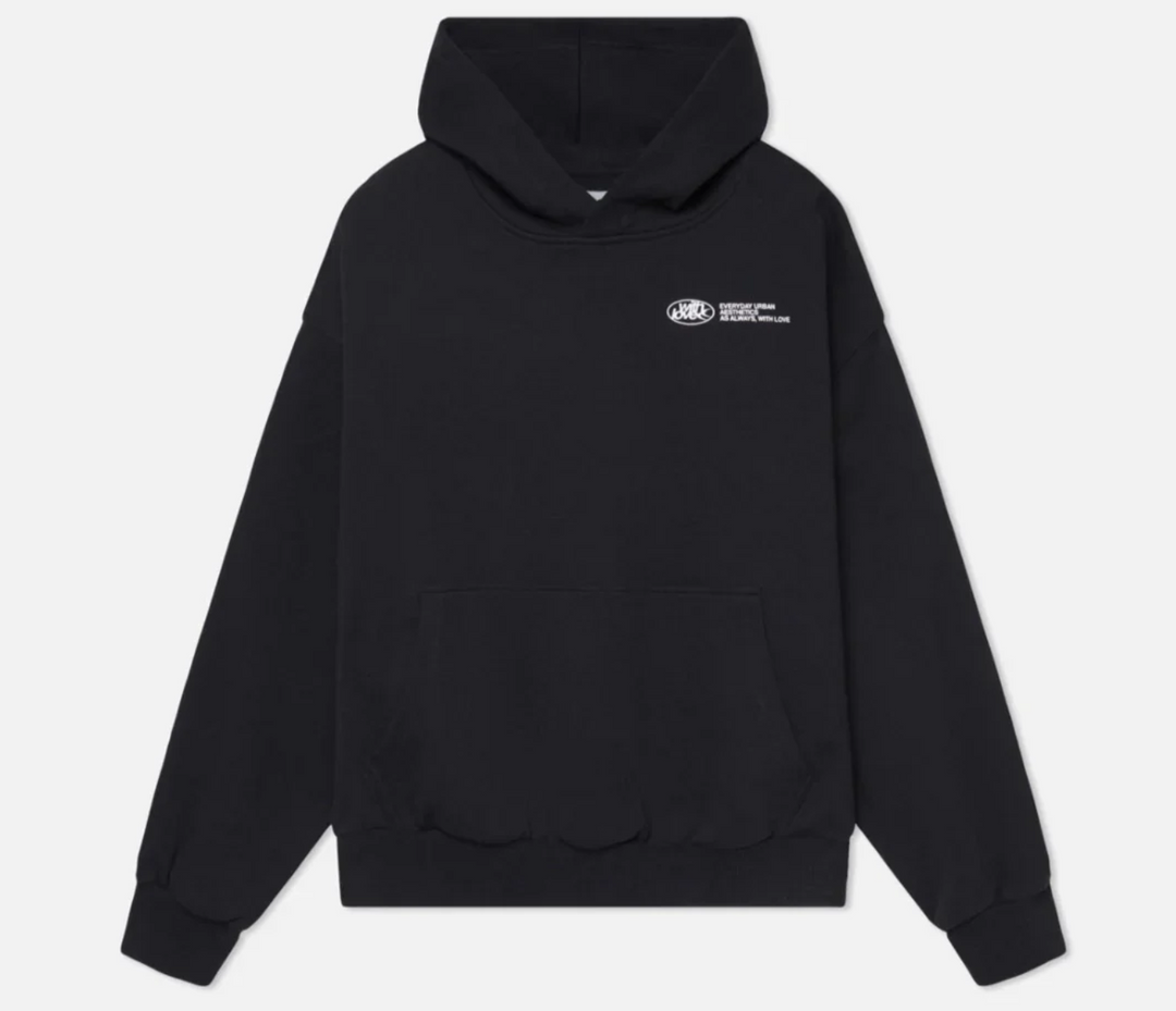 Sweat à capuche homme confortable et stylé, s'adaptant à toutes les tenues décontractées.