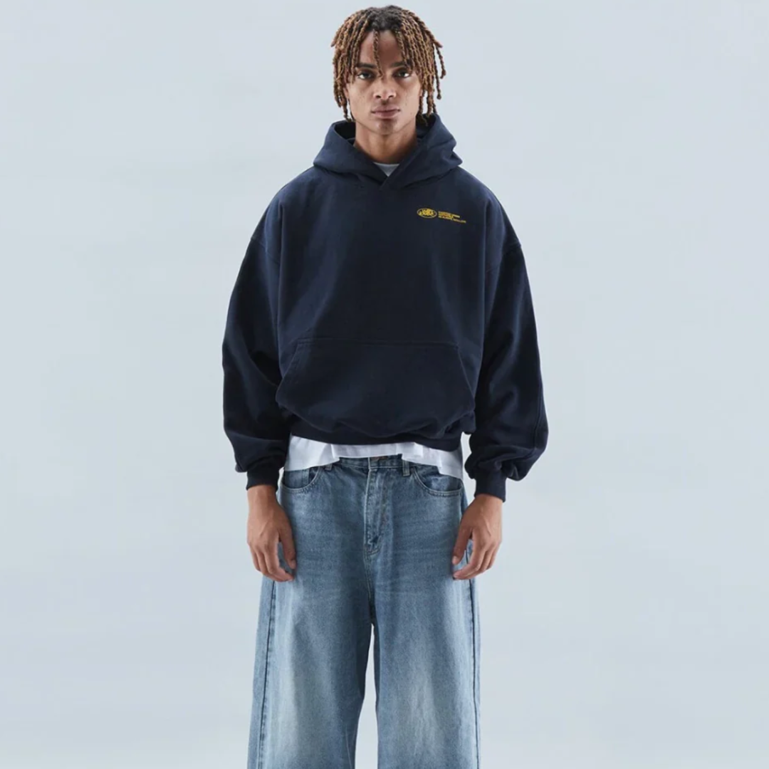 Sweat à capuche homme avec capuche ajustable, pour un confort optimal et un style décontracté.
