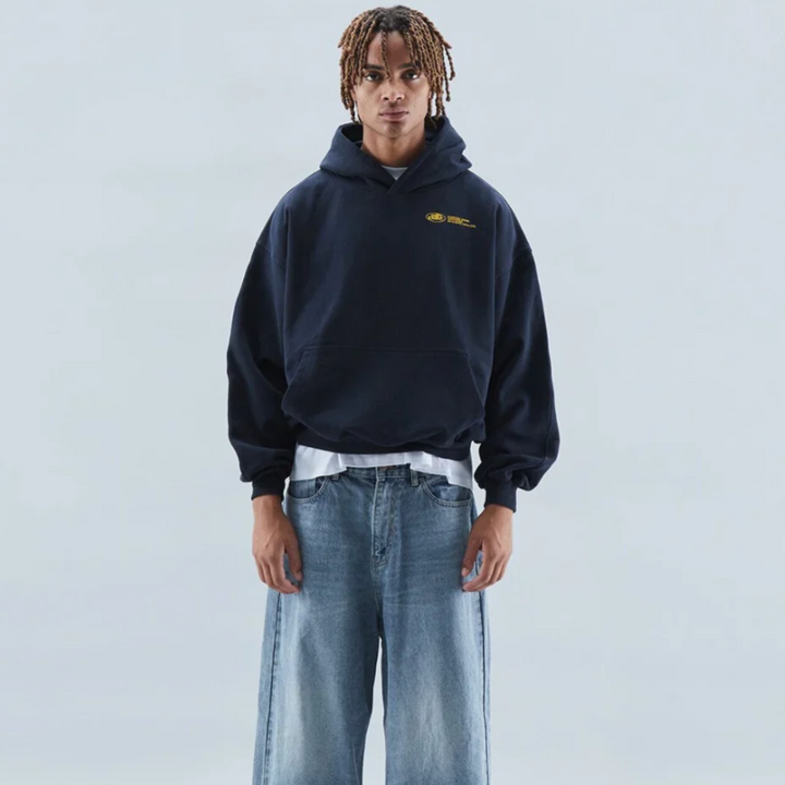 Sweat à capuche homme avec capuche ajustable, pour un confort optimal et un style décontracté.