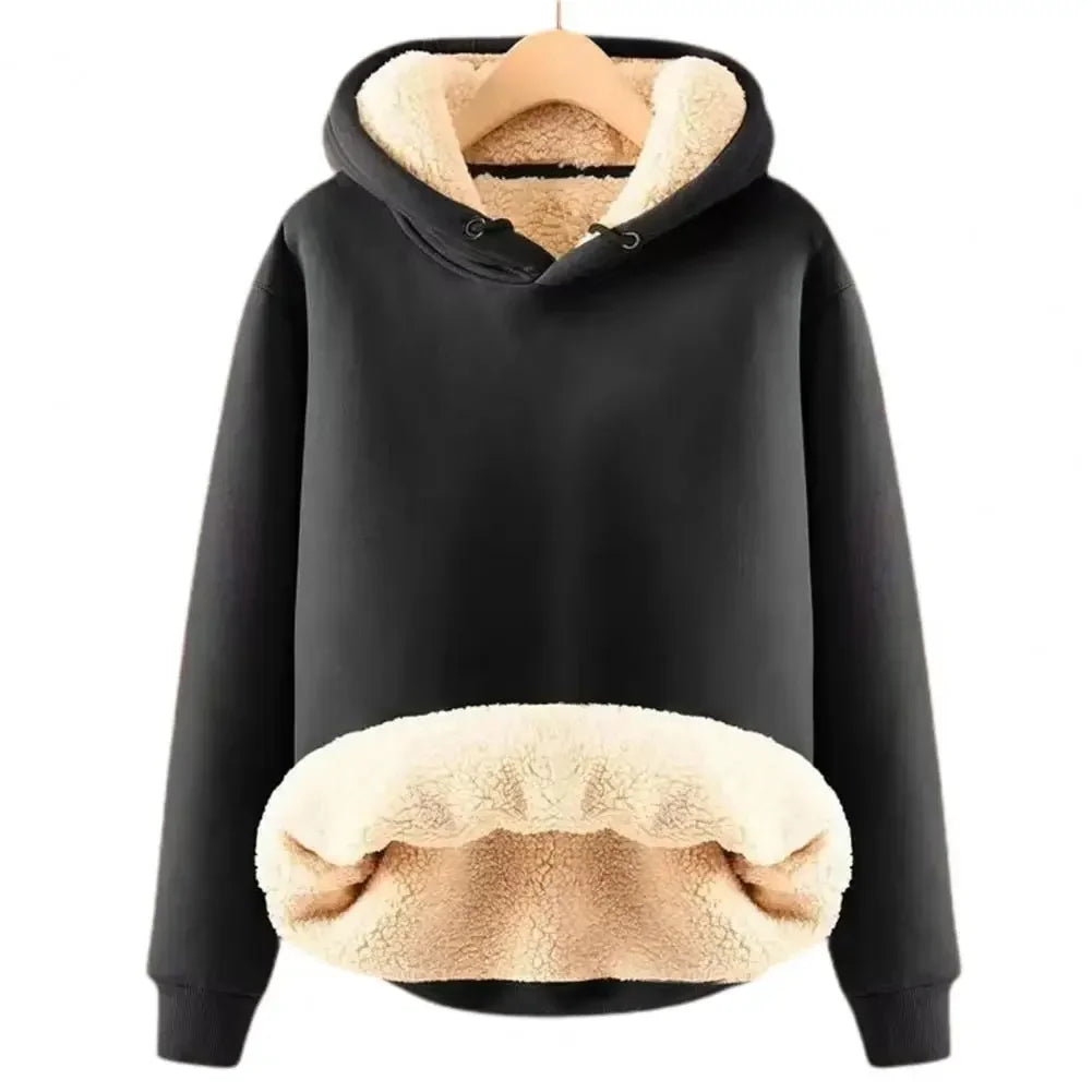 Hoodie vert homme, coupe ample et confortable. Vêtement décontracté, style mode pour un confort optimal.