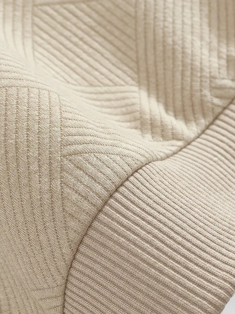 "Sweat-shirt rayé homme col zippé, manches longues, tissu doux et confortable, parfait pour un look décontracté."