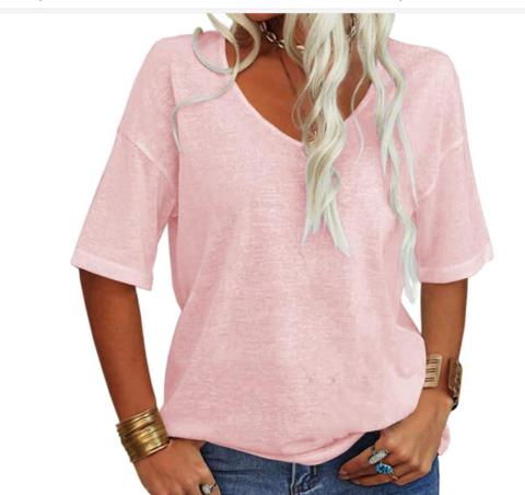 T-shirt femme col U, décontracté et ample. Idéal pour un look léger et respirant au quotidien.