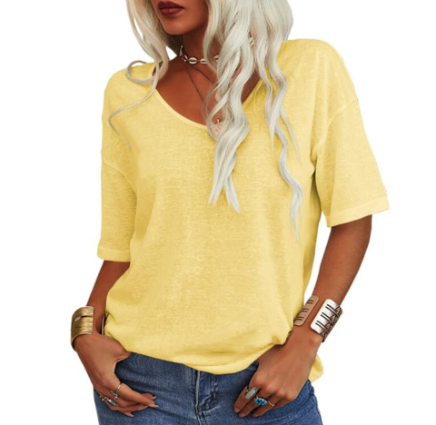 T-shirt ample et léger pour femme, col U. Vêtement d'été respirant et confortable, style casual.