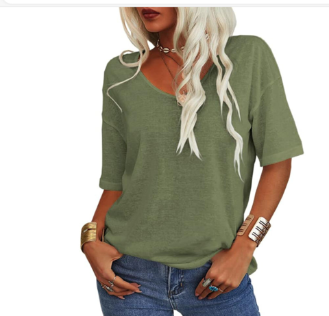 Haut essentiel femme: T-shirt ample et respirant, col U. Idéal pour un style léger et décontracté.