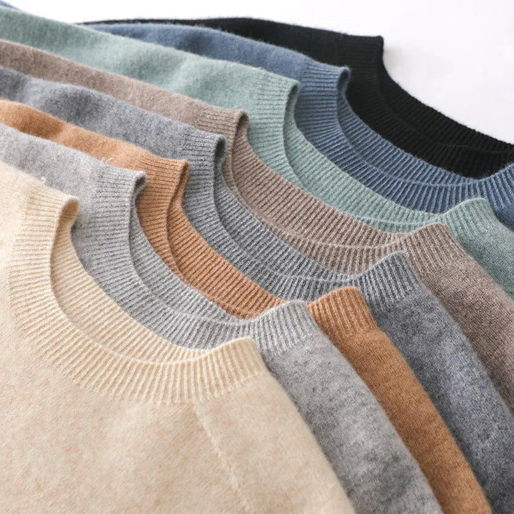 T-shirt col rond élégant pour hommes, coupe confortable, idéal pour un style décontracté et moderne.