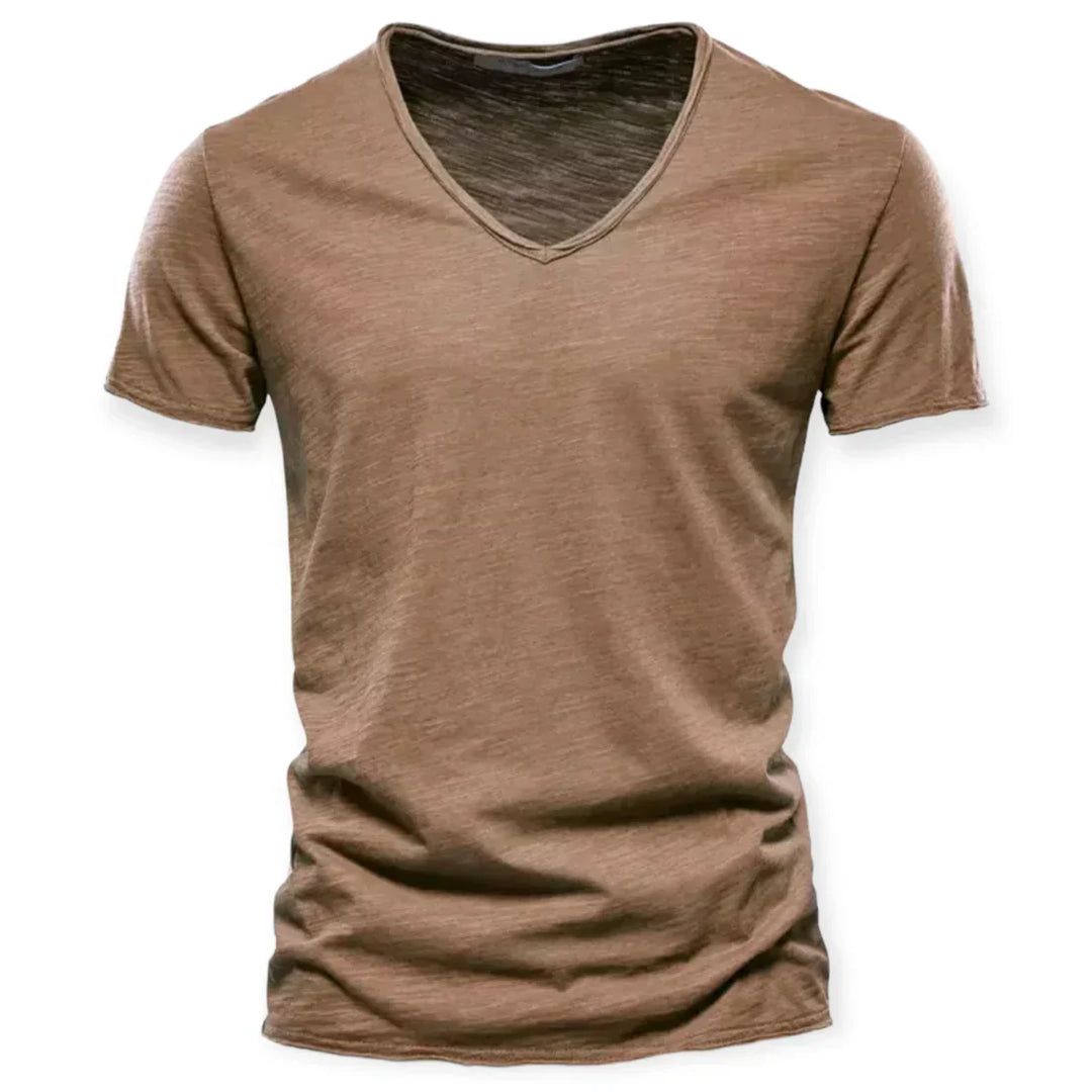 "T-shirt décontracté col en V homme, tissu doux, manches courtes, idéal pour un style élégant et confortable au quotidien."