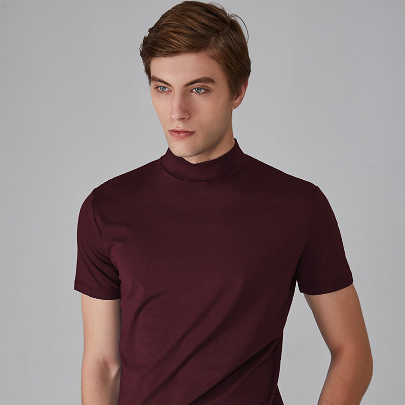 T-shirt homme uni, coupe classique. Vêtement basique pour un look élégant et décontracté au quotidien.