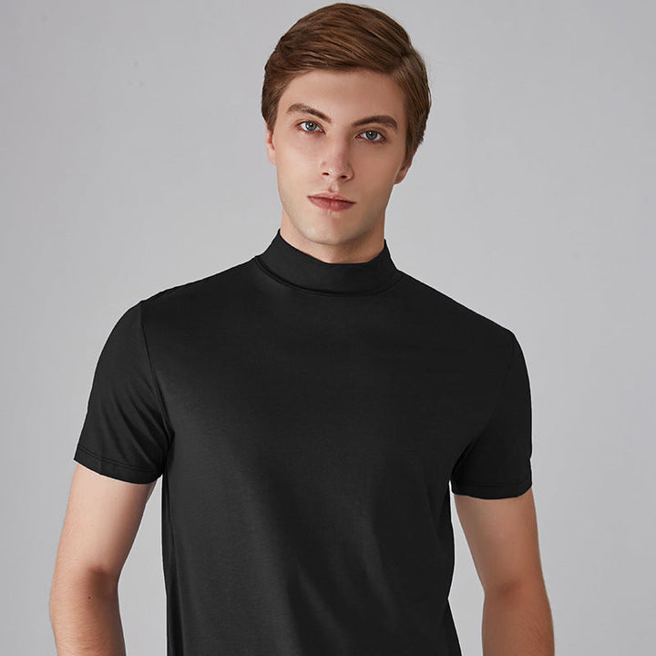 T-shirt homme chic et simple. Ce vêtement basique élégant est parfait pour toute tenue quotidienne confortable.