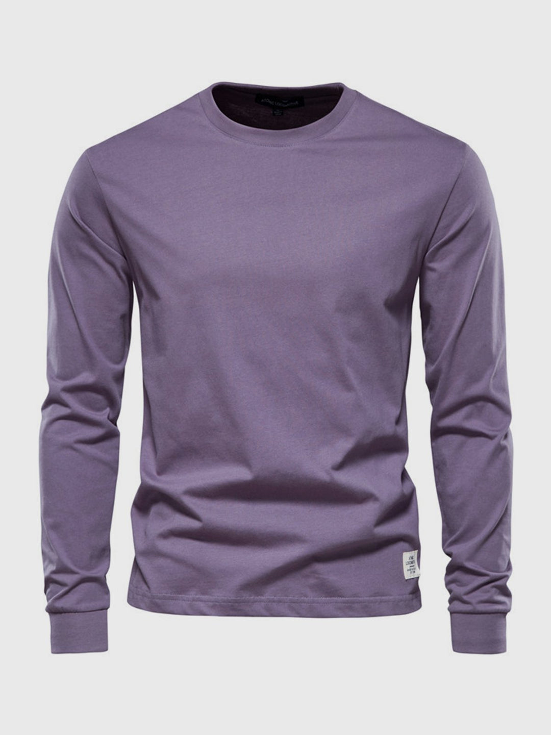 Confortable t-shirt homme manches longues col rond, parfait pour le vêtement quotidien et la mode masculine.