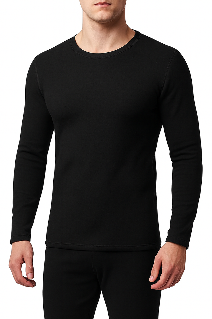 T-shirt noir homme ajusté, couche de base thermique manches longues pour sport d'hiver et protection froid.