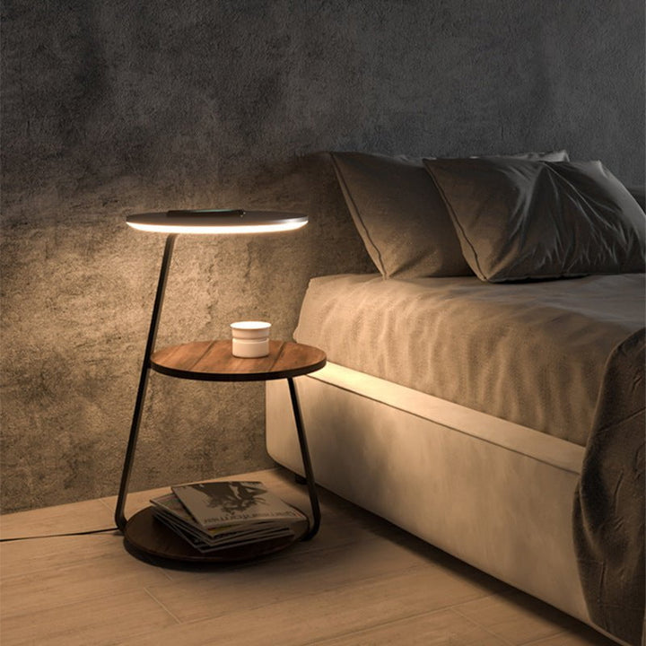 Table d'appoint double niveaux, design moderne, bois et acier, fonctionnelle pour salon, rangement pratique et esthétique.