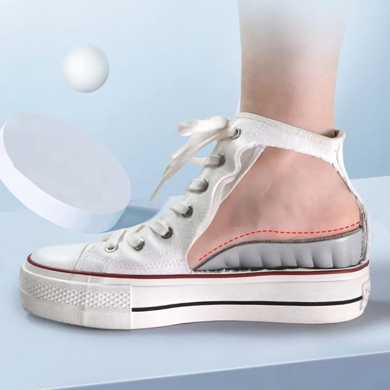 Paire de talonnettes invisibles 4D pour homme et femme, garantissant confort et élévation discrète des talons.