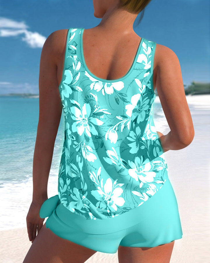 "Tankini femme Julia à coques rembourrées et fronces flatteuses, vue en action. Confort et style pour activités aquatiques."