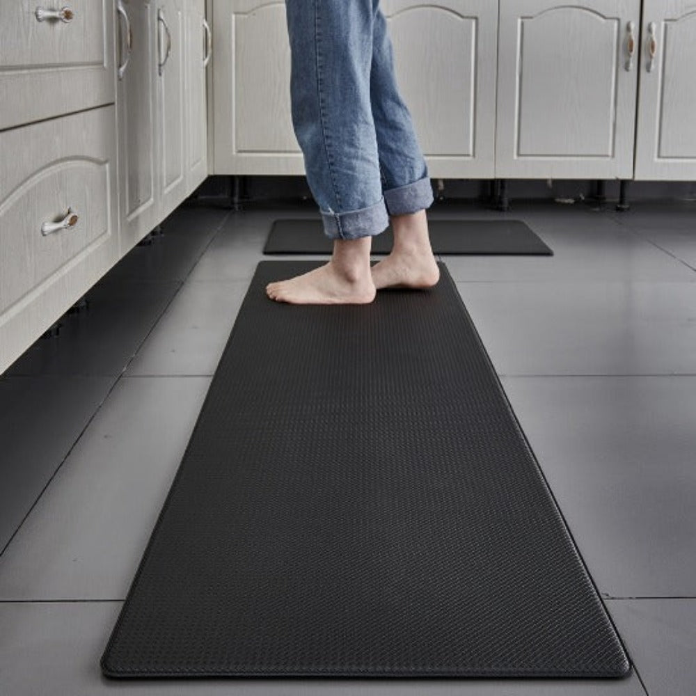 "Tapis de cuisine noir, antifatigue, ergonomique, antidérapant, soulage pieds, design élégant, bords biseautés"