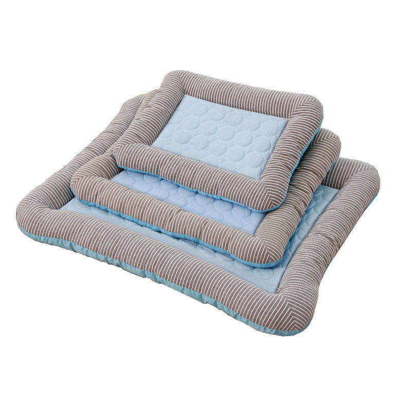 Tapis rafraîchissant pour chien et chat. Coussin confortable et frais pour animaux, idéal pour l'été.