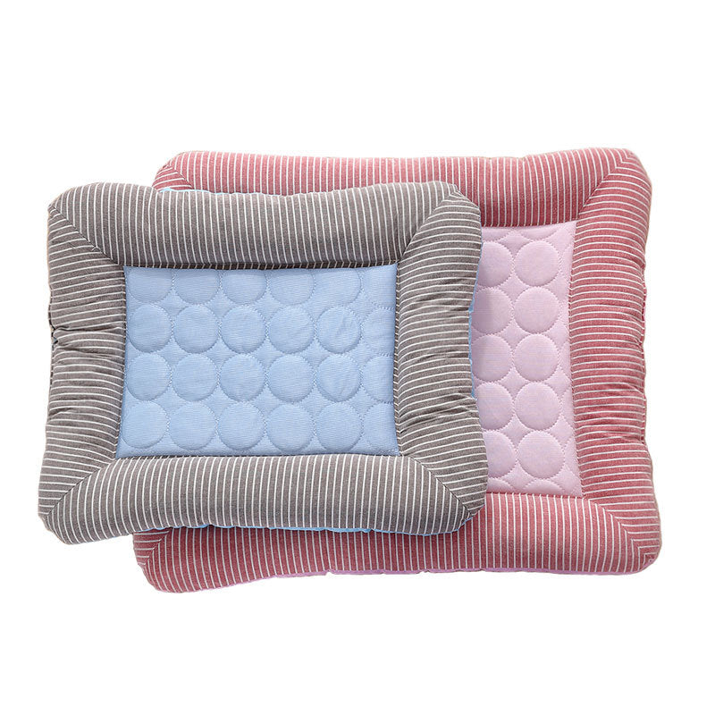 Tapis rafraîchissant pour chien et chat. Coussin confortable et frais pour animaux, idéal pour l'été.