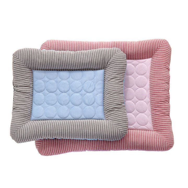 Tapis rafraîchissant pour chien et chat. Coussin confortable et frais pour animaux, idéal pour l'été.