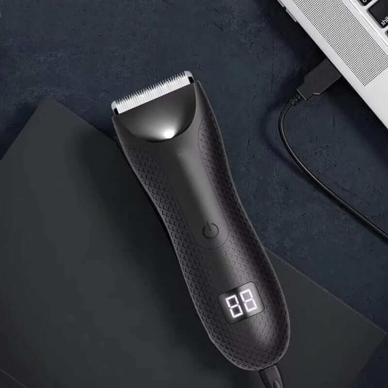 "Tondeuse corps étanche pour hommes, design ergonomique et lames précises pour un rasage sous la douche."