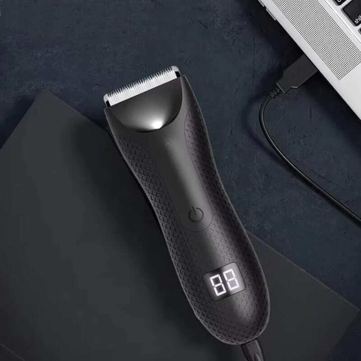 "Tondeuse corps étanche pour hommes, design ergonomique et lames précises pour un rasage sous la douche."